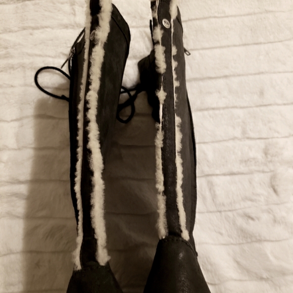 UGG Camille Shearling Lace Up Tall Heeled Boots - Picture 2 of 3